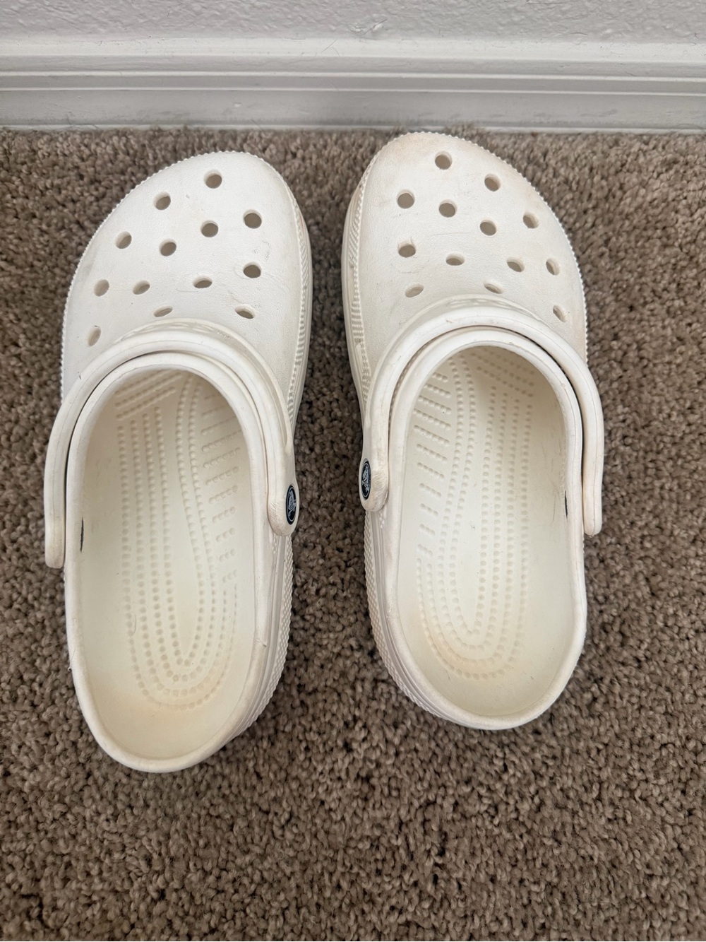 CROCS Classic Clog in White - Picture 4 of 10